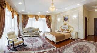 Гостиница Grand Hotel Будённовск Улучшенный номер с кроватью размера &quot;king-size&quot;-1